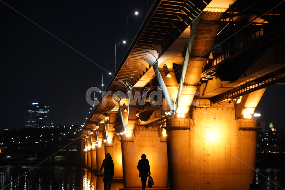 다리,청담대교,야경,한강공원,도시풍경,야경,밤,풍경,nightscape,night,landscape,사람,인물,인간,human,person,인물실루엣,사람실루엣,character silhouette,human silhouette,건축물,건물외관,exterior,building,structure,architecture,construction,road,도로