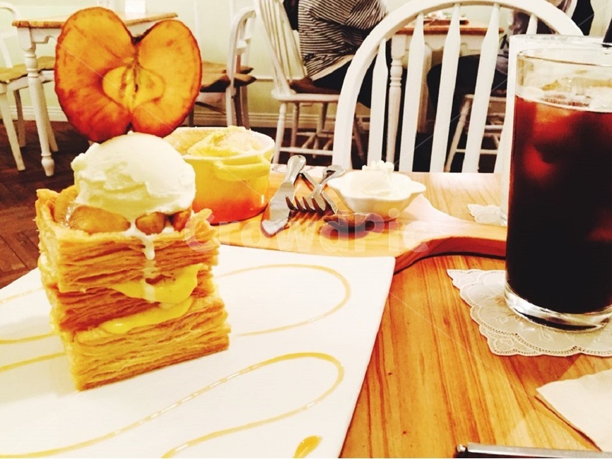 디저트,커피,쿠키,아이스크림,카페,dessert,cafe,coffee,icedcoffee,cookie,food,icecream,readytoeat,table,테이블,wooden,음식,식재료,요리,food,cook,meal,dishes,food reserves,디저트,간식,후식,dessert,snack,커피,카페,coffee,cafe