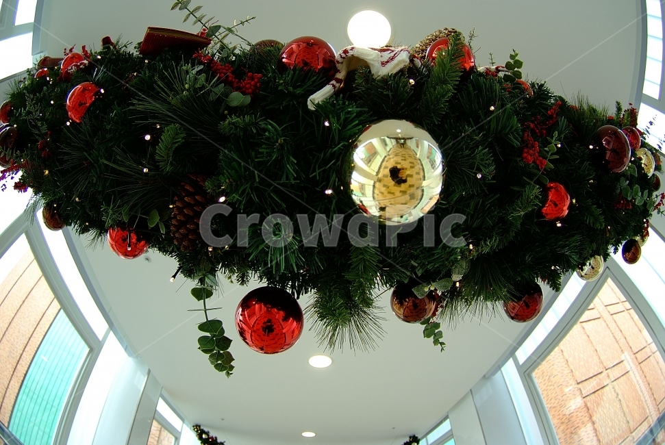 크리스마스,장식,트리,겨울,초록,빨강,구슬,볼,Christmas,겨울,계절,winter,season,기념일,축하,anniversary,congratulation,celebrate,celebration,메리크리스마스,성탄절,merry christmas,인테리어,실내디자인,interior design