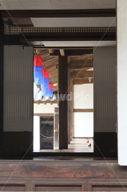 한옥,koreanstylehouse,대청마루,한옥내부,빛,daechongmaru,한국전통,한국문화,korean traditional,korean culture,인테리어,실내디자인,interior design