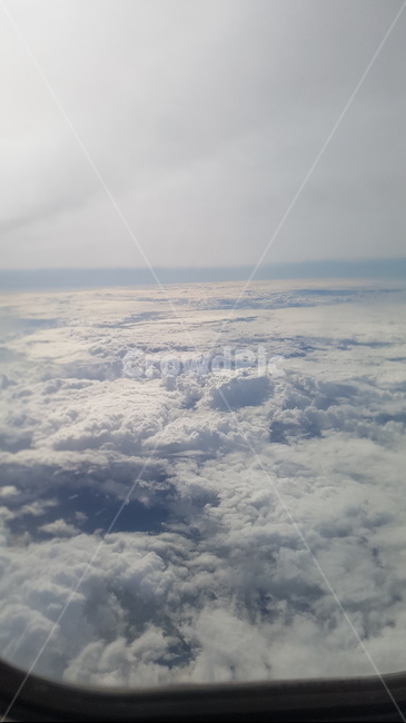 구름,하늘,뭉게구름,포근함,비행기,저녁,여행,휴가,자연,흰색,하늘색,cloud,sky,blue,travel,trip,창문,교통,교통수단,traffic,transportation
