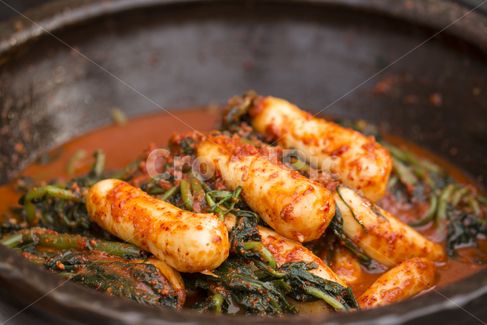 김치,김장,김장김치,양념,한식,음식,반찬,한국전통,고춧가루,야채,총각무,총각김치,무우김치,무우,달랑무,음식,식재료,요리,food,cook,meal,dishes,food reserves,한식,한국음식,한국요리,korean food,korean dishes,korean meal,korean cook