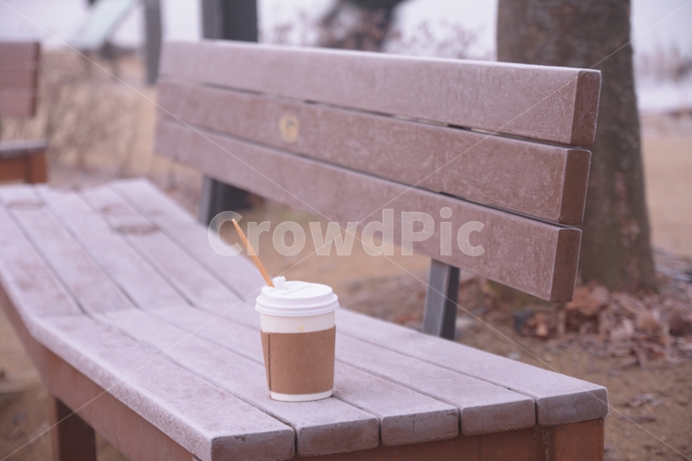 park,bench,cup,emotion,공원,벤치,컵,커피컵,부러진벤치,감성,broken,커피,카페,coffee,cafe,감성,sensible,feeling