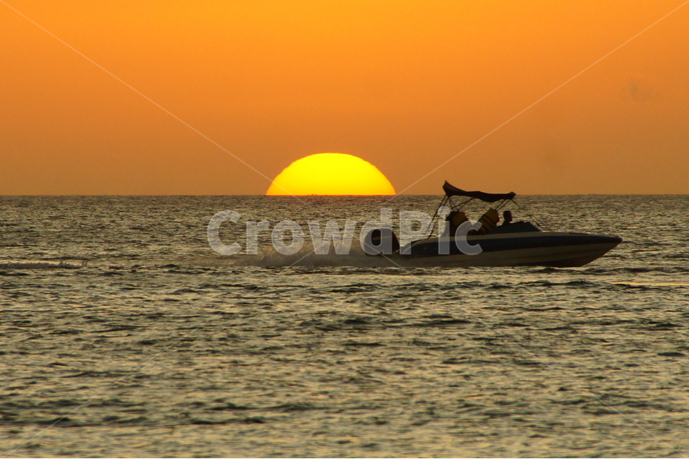 일몰,일출,석양,sunset,sunrise,바다,수평선,보트,배,boat,watercraft,선박