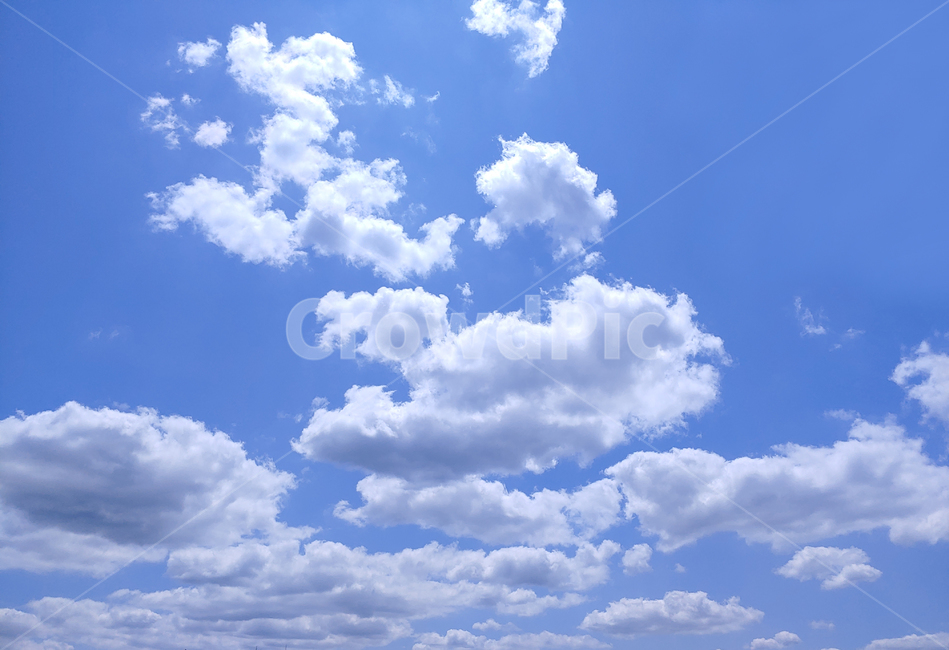 구름,하늘,맑은날,청명한,뭉게구름,자연,대기,공기,해맑은,sky,clean,기상,weather,날씨,asunnyday,cloud,푸른하늘,파란하늘,드높은,블루,파랑색,blue