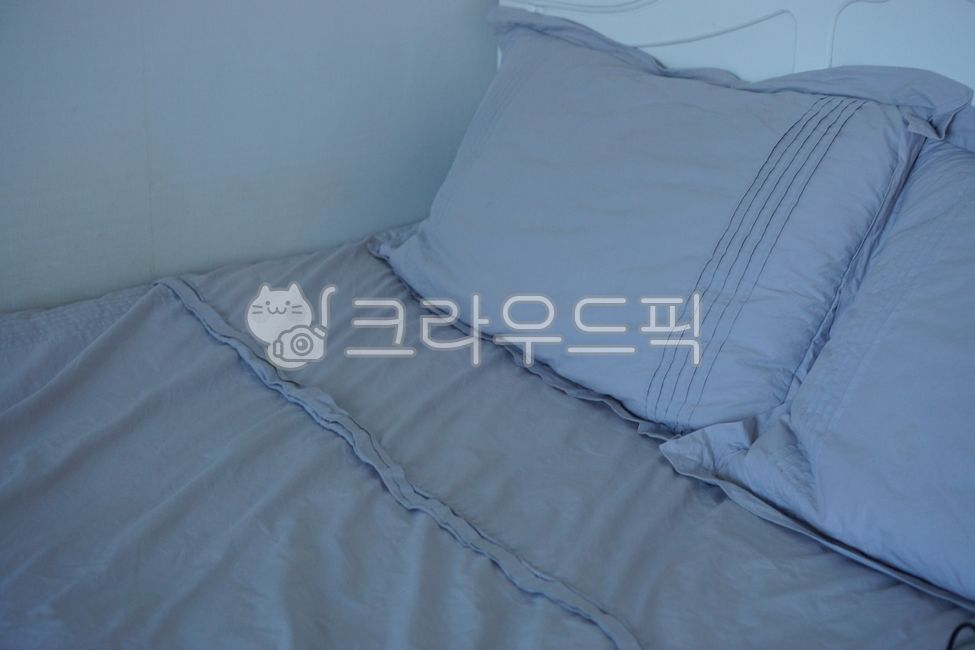 bed,sleep,bedding,cozy,pillow