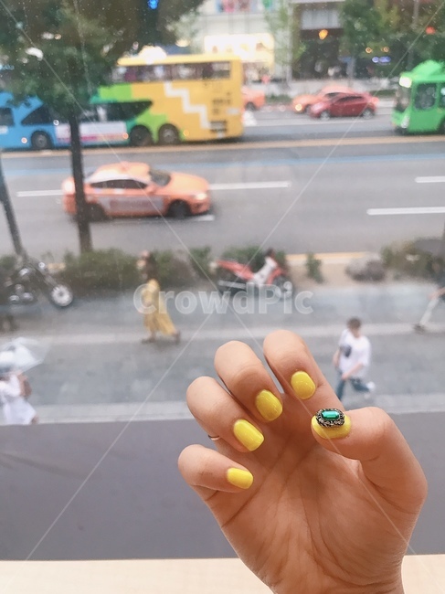 셀프네일,네일아트,노랑네일,사람,손톱,노란색,노랑,크리스탈,반짝,콘셉,여자,젤네일,디자인,아트디자인,네일아트디자인,네일샵,메니큐어,아세톤,셀프젤네일,혼자,여자손,웨딩네일,여름네일,겨울네일,봄네일,가을네일,네일파츠,파츠,스톤,큐빅,큐빅네일,스톤네일,파츠네일,human,person,healing,feeling,rest,woman,nail,nailart,nailartdesign,lady,design,hand,finger,yellow,color
