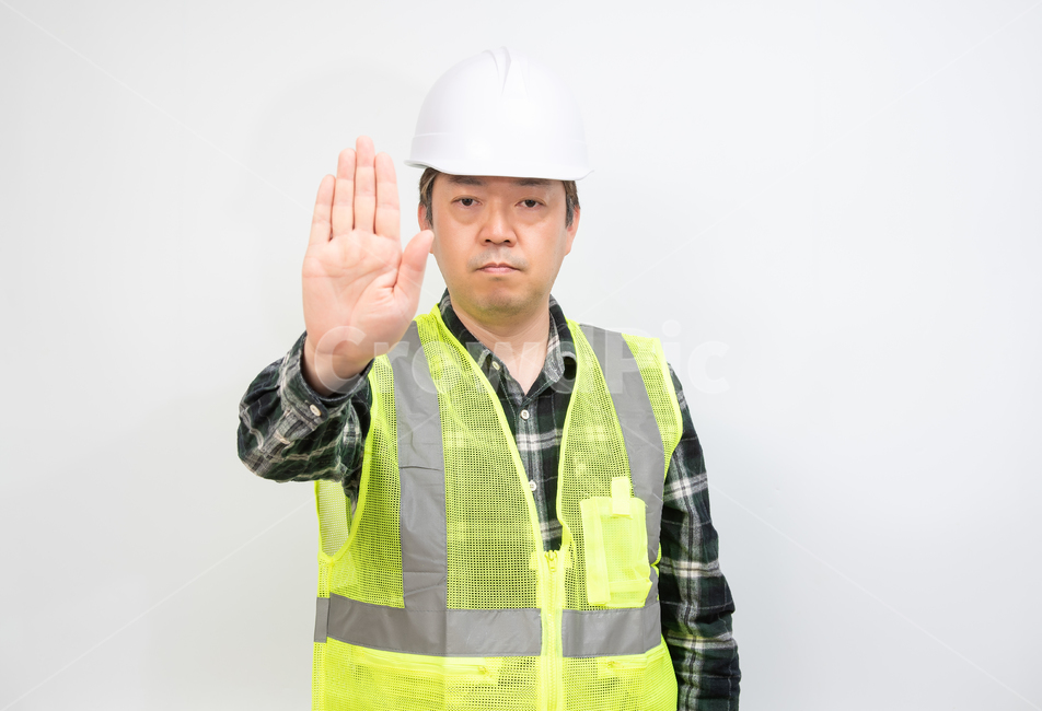 근로자,노동자,노가다,안전모자,안전모,모자,작업복,근무복,안전,산업,1명,남자,남성,한국인,일본인,중국인,아시아인,중장년,40대,50대,건설,건축,인부,일용직,비즈니스,카피스페이스,여백,누끼,흰색배경,하얀배경,실내,정면,상반신,노동,일,아빠,중년,노동환경,개념,컨셉,매니저,관리자,손짓,손동작,거부,반대,경고,노동조합,노조,사람,인물,인간,human,person,남성,남자,man,male,산업,industry,industrial