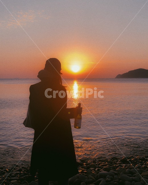 신년,새해,일출,노을,바다,태양,sunlight,light,빛,자연,풍경,해변,바다,beach,sea,사람,인물,인간,human,person,여행,휴가,traveling,vacation,trip,감성,sensible,feeling,고독함,외로움,쓸쓸함,우울함,슬픔,lonely,solitary