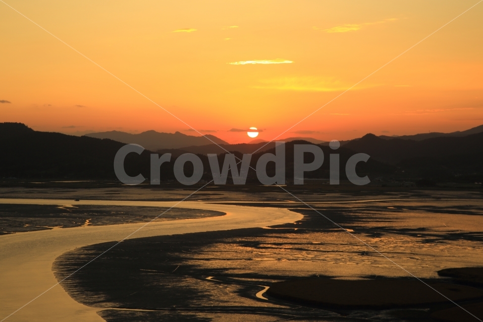 순천만갈대밭,일몰,석양,풍경,가을,바닷가,배,자연,풍경,nature,landscape,한국자연풍경,한국자연경관,korea nature landscape,outdoors,옥외,sunlight,햇빛,sky,하늘,red sky,붉은 하늘,sunset,dawn,새벽,dusk,황혼