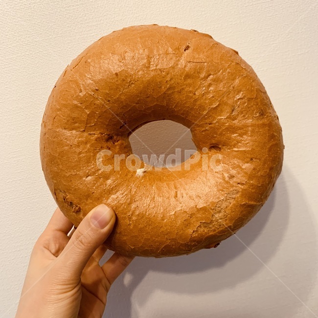 빵,사람,person,bread,음식,food,human,인간,마늘크림빵,도너츠