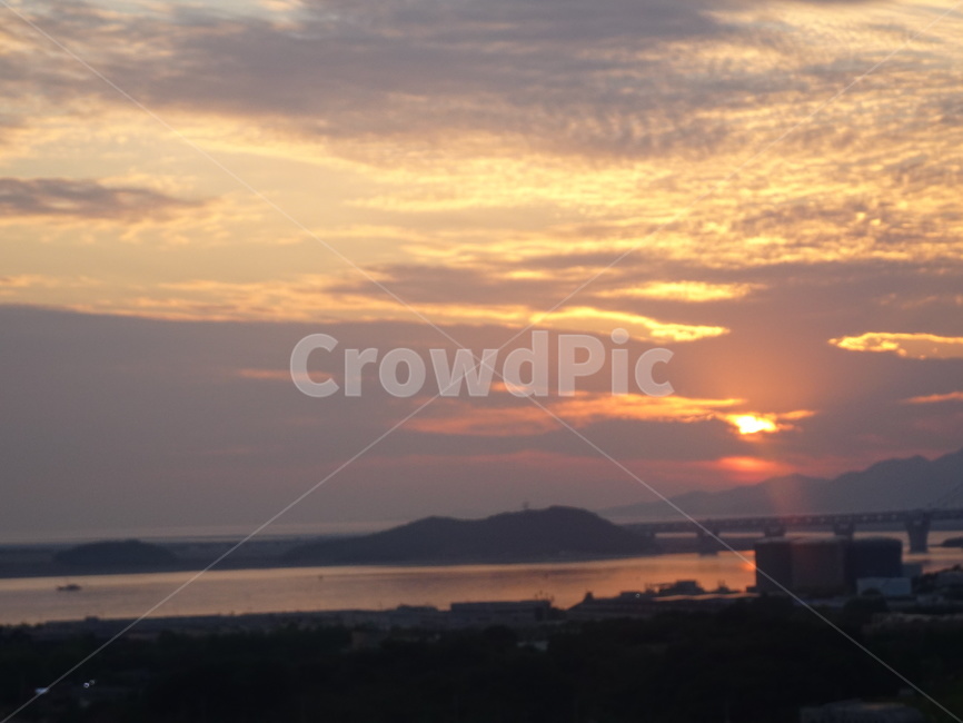 석양,구름,인천대교,바다,해,자연,풍경,nature,landscape,outdoors,옥외,sky,하늘,dawn,새벽,red sky,붉은 하늘,sunset,일몰,dusk,황혼