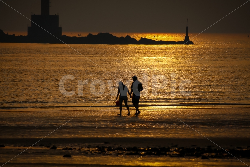 풍경,일몰,여행,커플,해변,바다,실루엣,자연,자연,풍경,nature,landscape,해변,바다,beach,sea,사람,인물,인간,human,person,연인,커플,사랑,lover,couple,인물실루엣,사람실루엣,character silhouette,human silhouette,silhouette