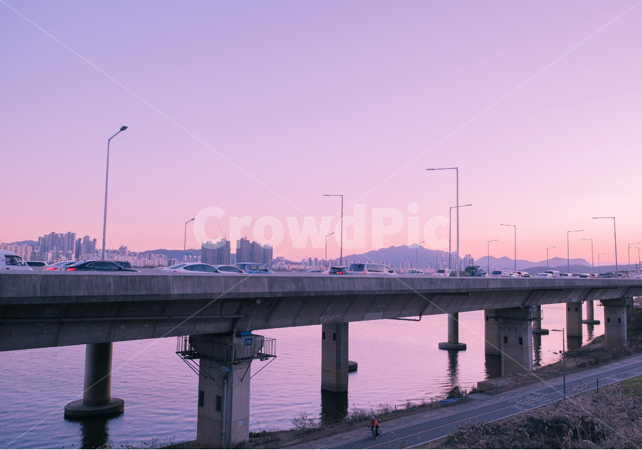 노을,저녁,하늘,퇴근길,차,도로,서울,이태원,한강,감성사진,필름사진,도시,풍경,city,landscape,한국도시풍경,한국도시경관,korea cityscape,waterfront,워터 프론트,water,물,pier,교각,port,포트