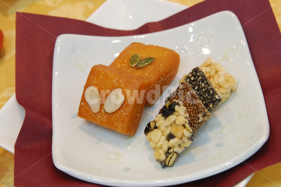 약과,한과,강정,한식,음식,한국,전통,한국전통,한국음식,전통음식,접시,오브젝트,간식,먹거리,주전부리,한국전통,한국문화,korean traditional,korean culture,음식,식재료,요리,food,cook,meal,dishes,food reserves,한식,한국음식,한국요리,korean food,korean dishes,korean meal,korean cook,디저트,간식,후식,dessert,snack