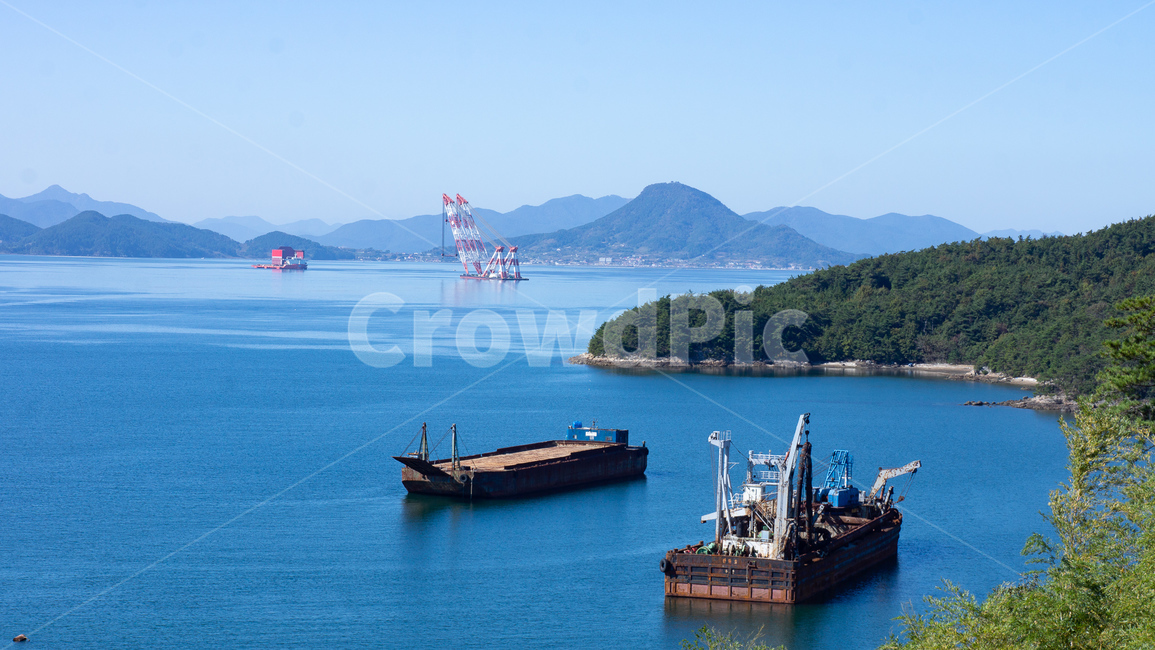 water,sea,바다,대양,vehicle,boat,transportation,교통,해안선,shoreline,조선소,거제도