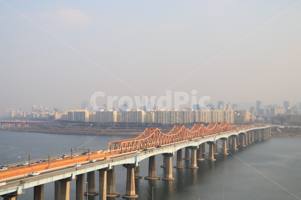 한강,동호대교,한강다리,미세먼지,뿌연하늘,한강뷰,흐린하늘,도시,풍경,city,landscape,한국도시풍경,한국도시경관,korea cityscape,building,건물,bridge,다리