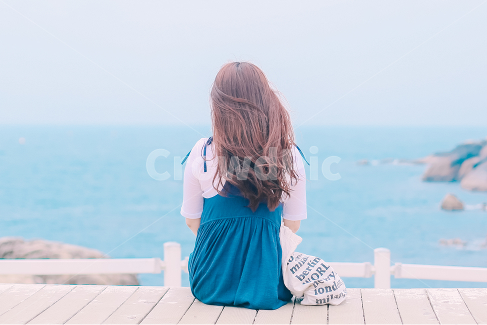 인물,뒷모습,사람,바다,컨셉,감성,여름,계절,summer,season,사람,인물,인간,human,person,여성,여자,woman,female,lady,여행,휴가,traveling,vacation,trip