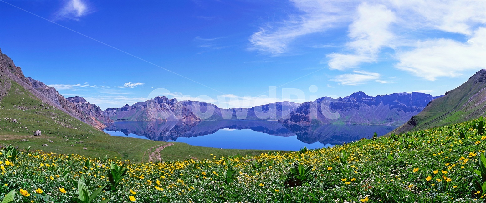 nature,자연,outdoors,옥외,mountainrange,산맥,mountain,산,slope,경사,water,물,백두산,천지,반영,계절,백두산봄,야생화,백두산야생화,구름,하늘,만개,꽃,자연,풍경,nature,landscape