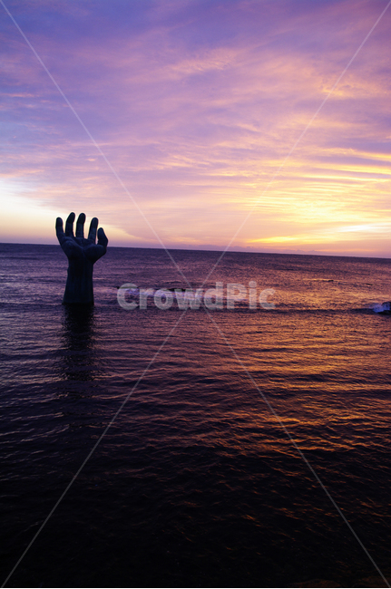 바다,하늘,구름,풍경,해맞이,일출,sunrise,호미곶,상생의손,랜드마크,landmark,랜드마크,landmark,tourist attraction,한국랜드마크,한국관광지,한국명소,korea landmark,korea tourist attraction,조각상,동상,석상,조형물,statue,bronze statue,stone statue