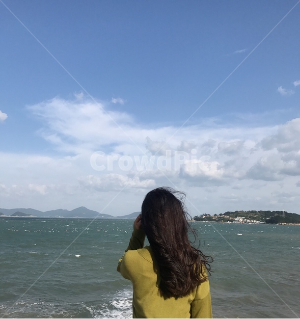 바다,가디건,긴머리,자연,구름,여성,여자,woman,female,lady