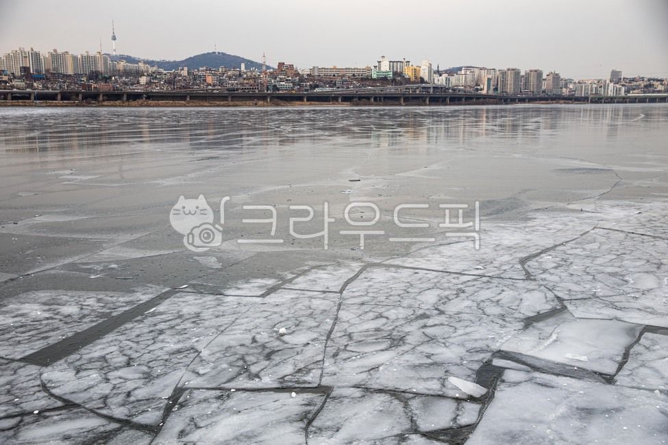 한파,얼어붙은,한강,한강주변,도로,얼음,강물,서울,coldwave,frozen,hanriver,aroundthehanriver,road,ice,riverwater,seoul