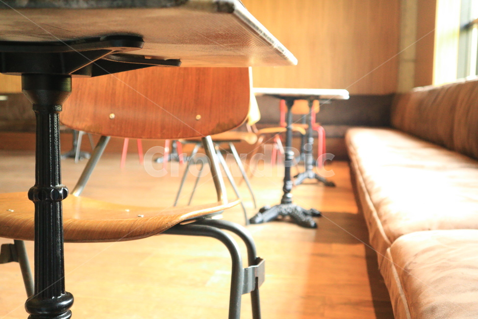 포근함,photooftheday,감성,카페,cafe,커피색,책상,의자,table,chair,desk,햇살,쇼파,sofa,시선,기다림,사물,물건,오브젝트,thing,object,matter