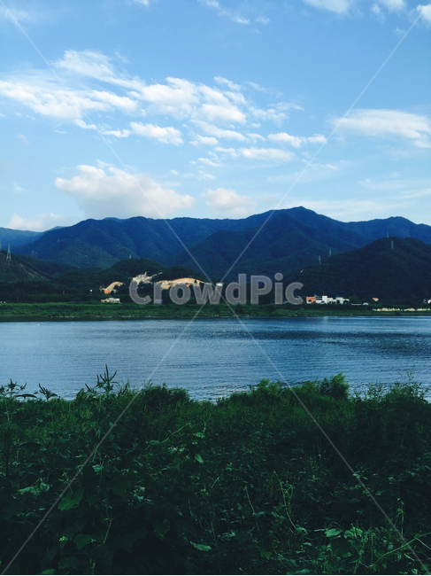 강가,하늘,구름,풍경,여름,summer,산,배경,여름,계절,summer,season,자연,풍경,nature,landscape,한국자연풍경,한국자연경관,korea nature landscape,water,물,outdoors,옥외,mountain range,산맥,mountain
