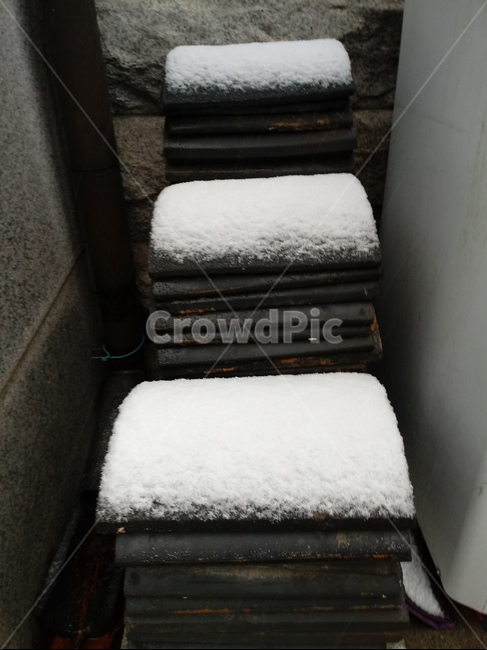 기와,설경,눈,건축재,암키와,겨울,계절,winter,season