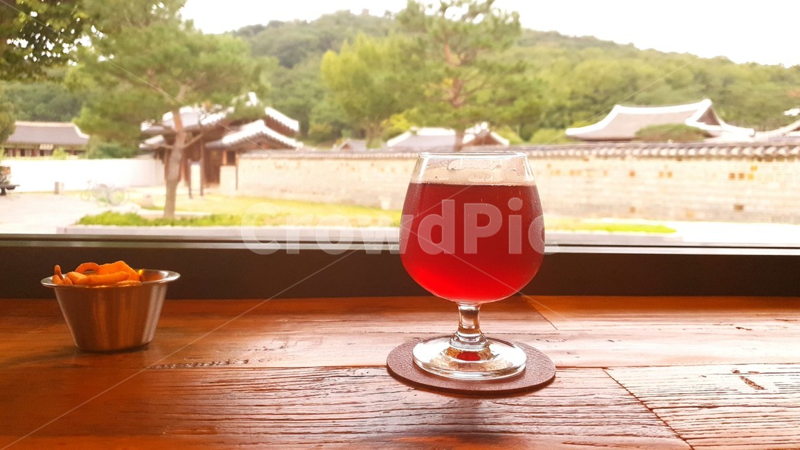 beerglass,맥주유리,beer,맥주,산,배경,한국적인,술,주류,alcohol