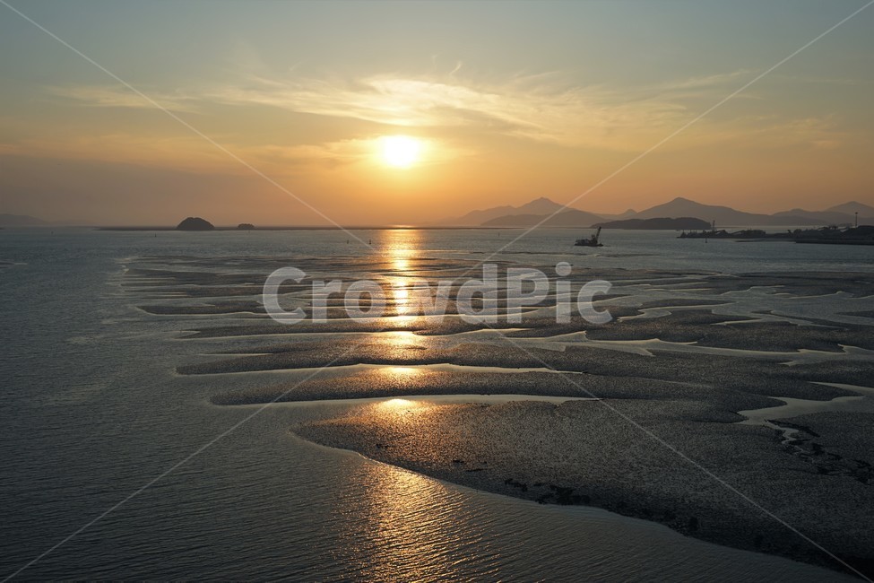 서해,낙조,갯벌,바다,고요함,sea,nature,sunset,glow,sundown,evening,horizon,수평선,태양,sun,정서진,서해바다,자연,풍경,westsea,landscape,ocean,석양,황금빛,하늘,바다정서진,일몰,반영,황금색,자연,풍경,nature,landscape,한국자연풍경,한국자연경관,korea nature landscape,light,빛,flare,플레어,sunlight,햇빛,outdoors,옥외
