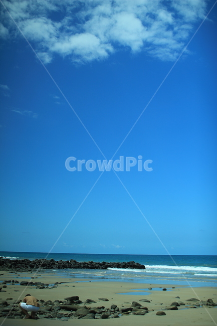 바다,여름,sea,summer,beach,바닷가,맑음,돌,하늘,푸른하늘,풀,기분좋음,기분,시원함,cool,소리,한적함,여행,travel,자연,풍경,nature,landscape,해변,바다,beach,sea,outdoors,옥외