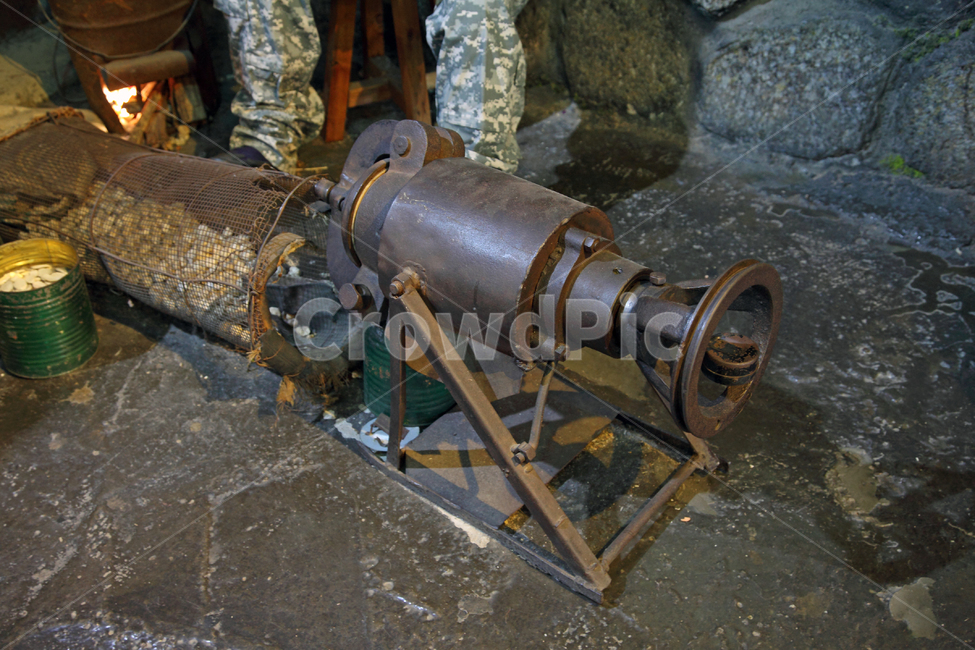 뻥튀기,기계,오래된,복고,복고풍,옛날,빈티지,엔틱,한국,70년대,먹거리,간식,기구,장비,도구,쇠,철,음식,식재료,요리,food,cook,meal,dishes,food reserves,디저트,간식,후식,dessert,snack,사물,물건,오브젝트,thing,object,matter