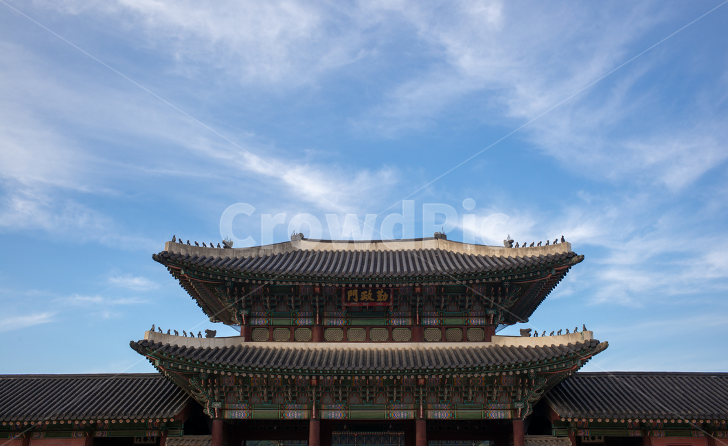 하늘,경복궁,광화문,고궁,전통건물,한국전통,한국문화,korean traditional,korean culture,랜드마크,landmark,tourist attraction,한국랜드마크,한국관광지,한국명소,korea landmark,korea tourist attraction,건축물,건물외관,exterior,building,structure,architecture,construction