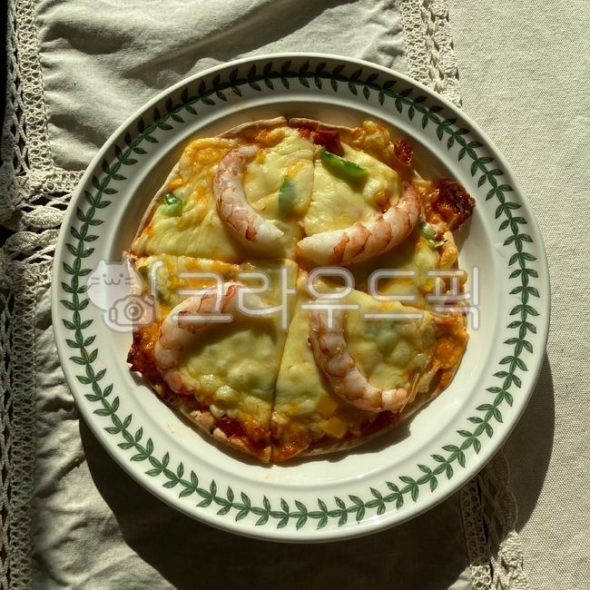 homemadepizza,shrimppizza,Shrimp Pizza,pizza,Homemade Pizza,Tortilla Pizza,food