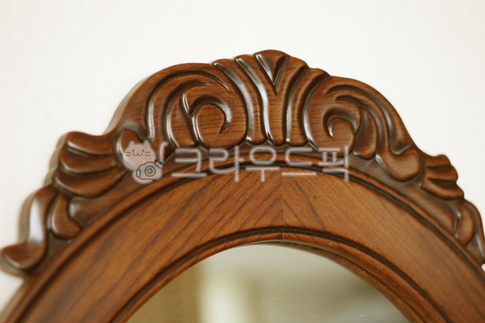 Antique,wooden furniture,mirror,antique furniture,furniture,wood
