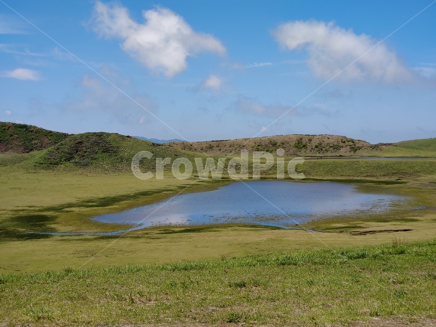 초원,들판,분화구,화산,호수,자연,풍경,nature,landscape,outdoors,옥외,land,땅,grassland,목초지,field,들