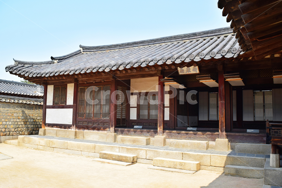창덕궁,한국문화,고궁,고건축물,기와,지붕,건물외관,과거,역사,하늘,전통,실외,문화재,한옥,처마,한국전통,돌계단,현관,안마당,한국전통,한국문화,korean traditional,korean culture