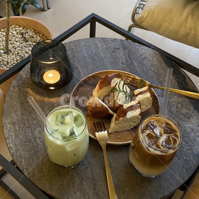 카페,라떼,녹차라떼,말차라떼,빵,디저트,food,cafe,음식,식재료,요리,food,cook,meal,dishes,food reserves