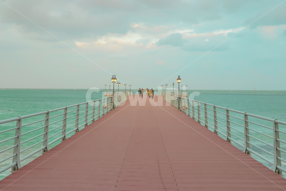 물,water,워터프론트,waterfront,교각,포트,다리,바다,하늘