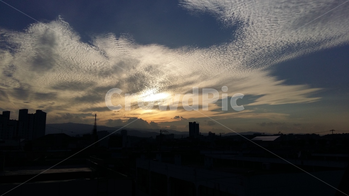 하늘,구름,해질녘,노을,해,자연,풍경,nature,landscape,outdoors,옥외,sky,sunset,일몰,dusk,황혼,dawn,새벽,red sky,붉은 하늘