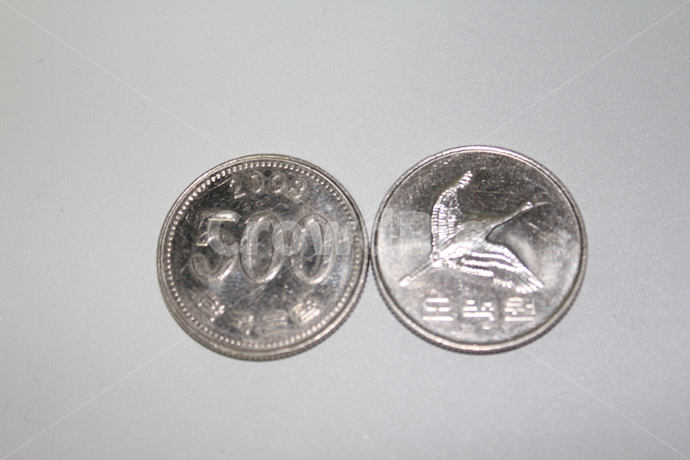 동전,화폐,돈,재화,저축,저금,산업,industry,industrial,금융,돈,finance,banking,money