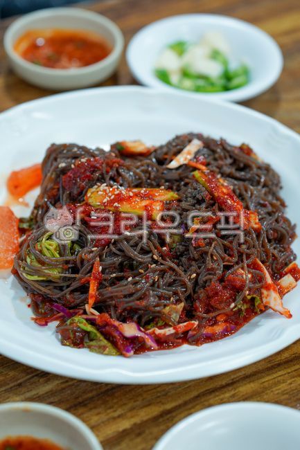 막국수,비빔막국수,국수요리,국수,noodle,비빔국수,음식,food,먹거리,한국음식,한식,춘천막국수,매콤한