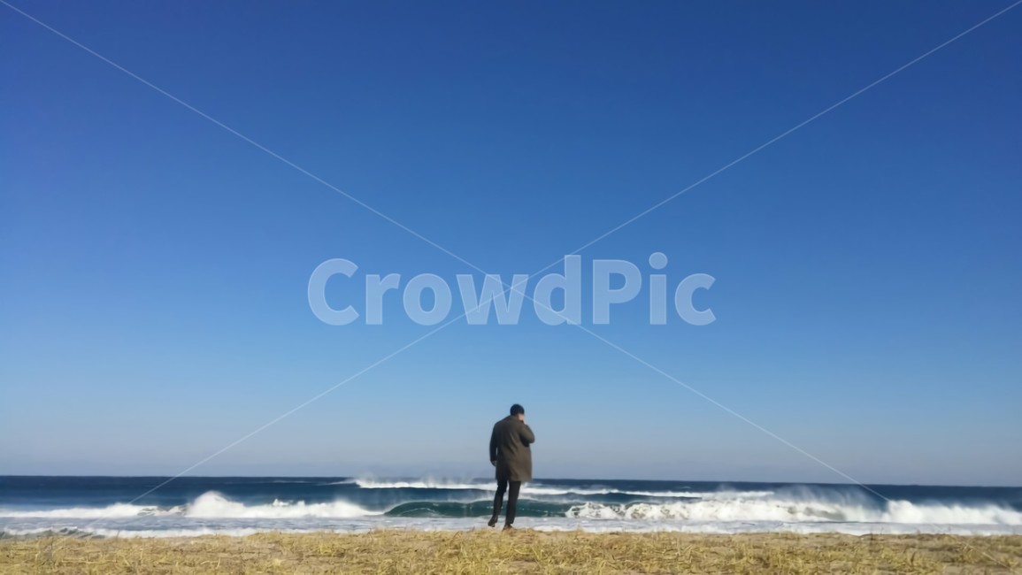 해안선,바다,sea,자연,서있는,사람,human,standing,고독함,외로움,쓸쓸함,우울함,슬픔,lonely,solitary