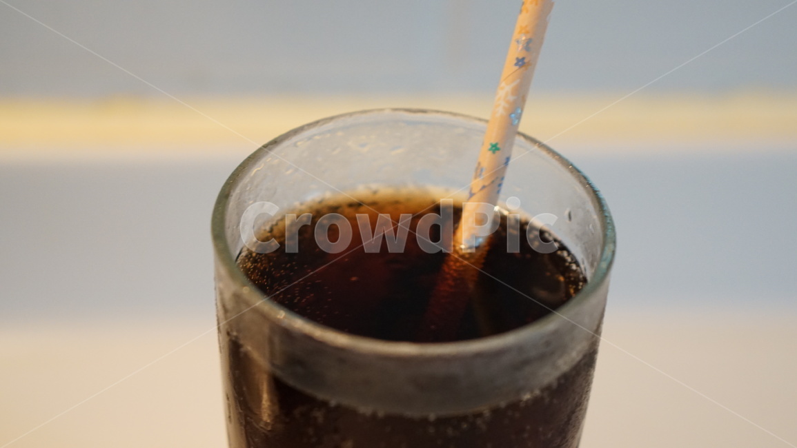 콜라,유리잔,빨대,cola,음료,시원한