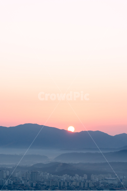 일출,해,아차산,산,건물,하늘,도심,도시,landscape,도시,풍경,city,landscape,한국도시풍경,한국도시경관,korea cityscape,nature,자연,outdoors,옥외