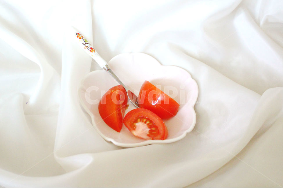 감성사진,토마토,채소,식재료,열매,음식,붉은색,붉은과일,red,tomato,연출,컨셉,야채,과일,음식,식재료,요리,food,cook,meal,dishes,food reserves,채소,야채,vegetables