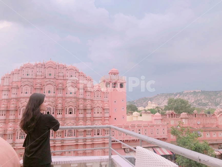 야경,인도,자이푸르,자이푸르야경,인도야경,architecture,건축물,dome,building,건물,hawamahal,하와마할,하와마할야경,india,랜드마크,landmark,tourist attraction,해외,외국,세계,foreign,oversea,world,세계랜드마크,해외랜드마크,외국랜드마크,world landmark,world tourist attraction,사람,인물,인간,human,person,여행,휴가,traveling,vacation,trip
