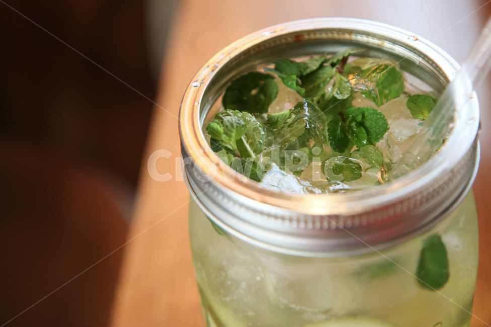 모히또,라임모히또,drink,음료,데이트,jar,ballmaisonjar,메이슨자,볼메이슨자,식기,유리,컵,잔,마실것,빨대,시원한,청량,청량감,ice,아이스,얼음,애플민트,라임,과일,허브,maisonjar,카페,cafe,음료수,drink,beverage