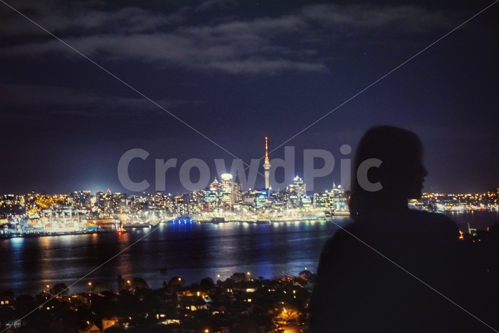 야경,실루엣,그림자,불빛,여행,밤하늘,뉴질랜드,야경,밤,풍경,nightscape,night,landscape,도시,city,해외,외국,세계,foreign,oversea,world,세계도시풍경,해외도시풍경,외국도시풍경,world cityscape,사람,인물,인간,human,person,인물실루엣,사람실루엣,character silhouette,human silhouette,감성,sensible,feeling,town,시티,metropolis,중심지,urban,어반,building,건물